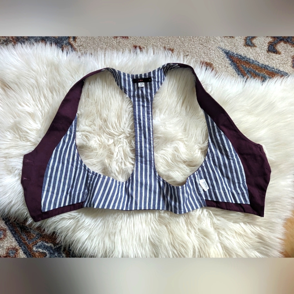 LUX Women's Cropped Vest - Picture 2 of 11